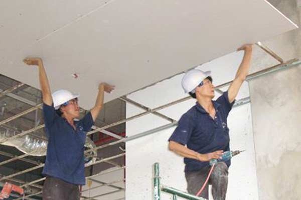 Khoảng cách giữa trần thạch cao và trần cũ bao nhiêu là hợp lý?
